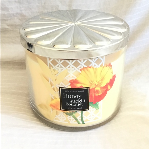 Bath and Body Works Honeysuckle Bouquet Candle NWT